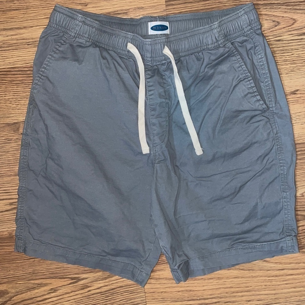 Old Navy pull on chino shorts